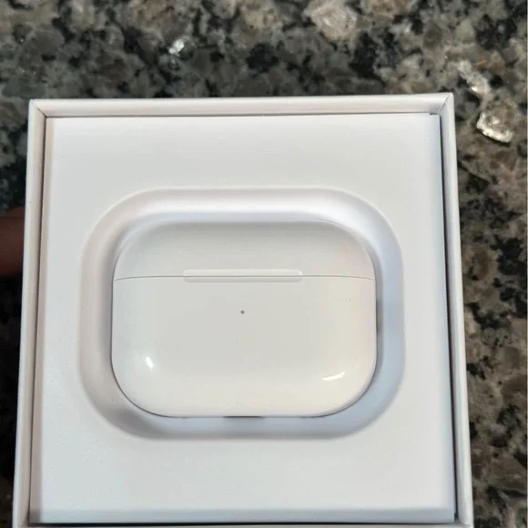 Apple AirPods Pro 2 - Picture 4 of 5